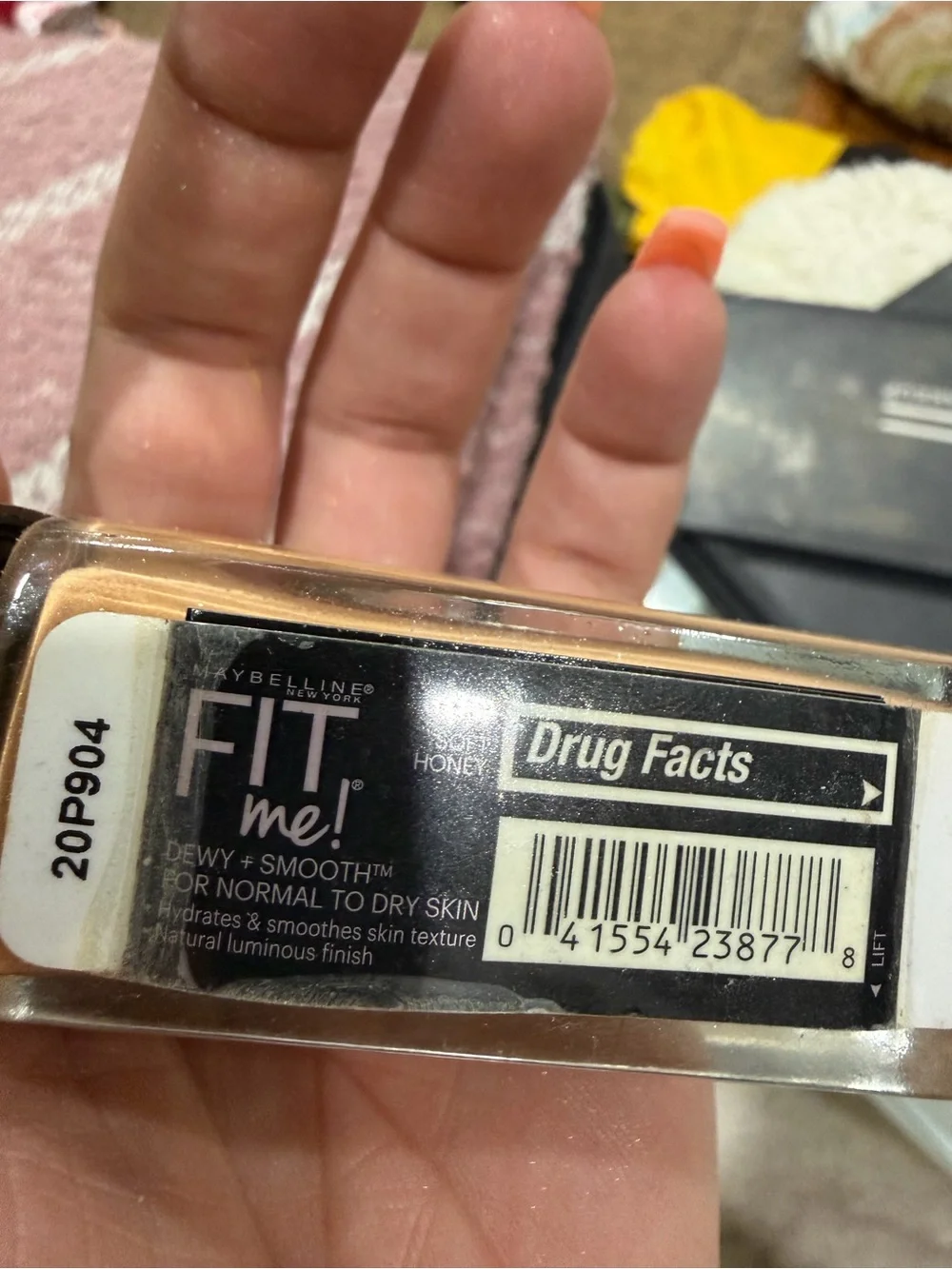 Maybelline Fit Me Dewy + Smooth Foundation — Light Beige